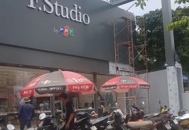 Mặt tiền cửa hàng điện thoại và xe điện: F.Studio, Ken iPhone, YADEA