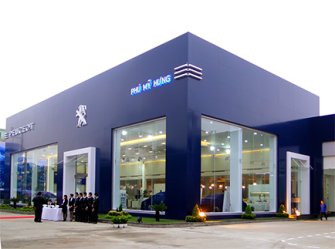 Mặt dựng showroom Peugeot Phú Mỹ Hưng