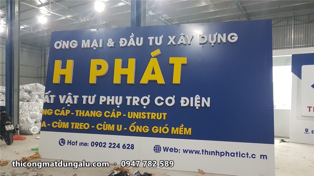 Phần bên phải bảng hiệu với dòng vật tư phụ trợ cơ điện và danh mục sản phẩm