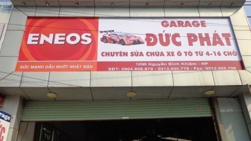 Bảng hiệu garage ô tô do hãng dầu nhớt tài trợ