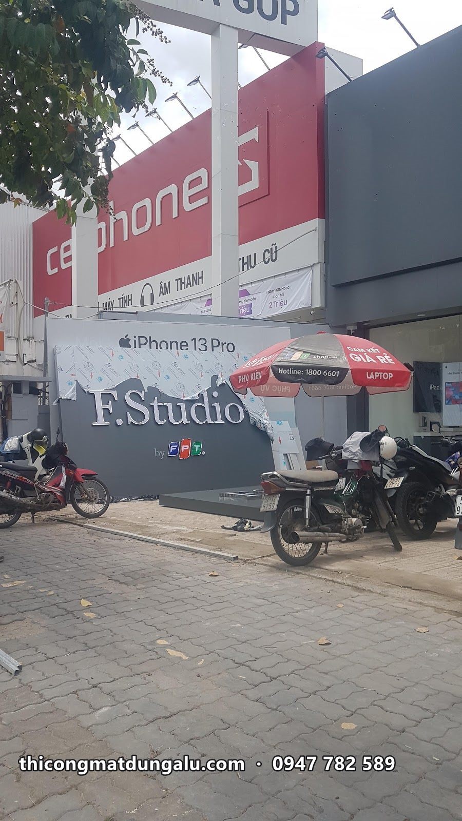 F.Studio cạnh cửa hàng CellphoneS, mặt dựng đang hoàn thiện