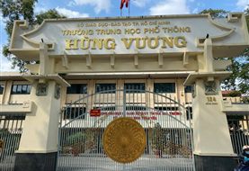 Bảng hiệu trường học, trường mầm non: mẫu và chất liệu nên dùng