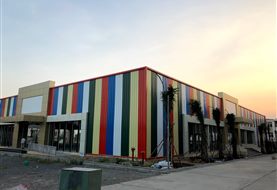 Mặt dựng sọc màu cho trung tâm thương mại hai tầng: tôn sóng phối alu