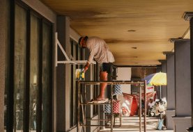 Sửa chữa bảng hiệu: hỏng gì thường gặp và khi nào nên thay mới